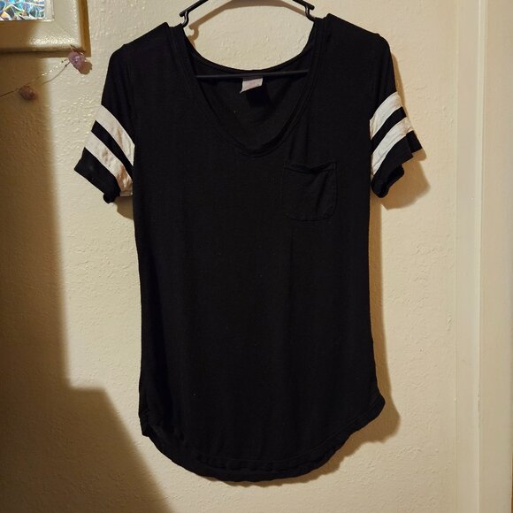 No Boundaries Tops - No Boundaries slouchy style varsity tee with pocket